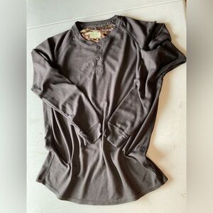 Real Tree Gray Henley men’s size large